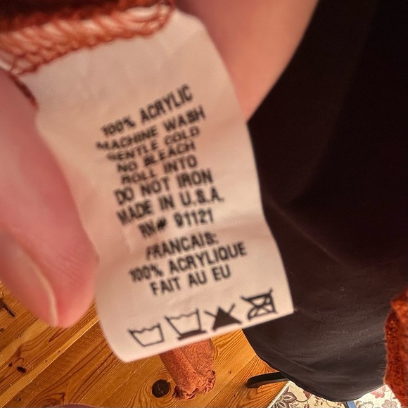 Sno Skins Slouchy Turtleneck, NWT - Picture 10 of 11